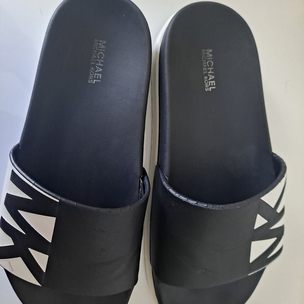 Michael kors sliders